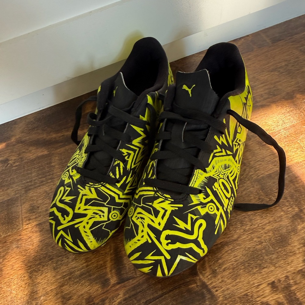 Puma x Christian Pulisic Tacto II- Kids Black and Yellow Soccer Cleats